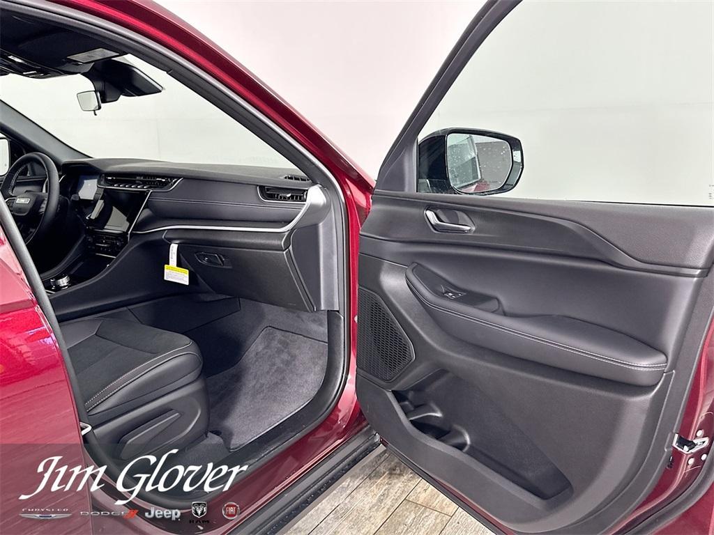 new 2025 Jeep Grand Cherokee car, priced at $41,474