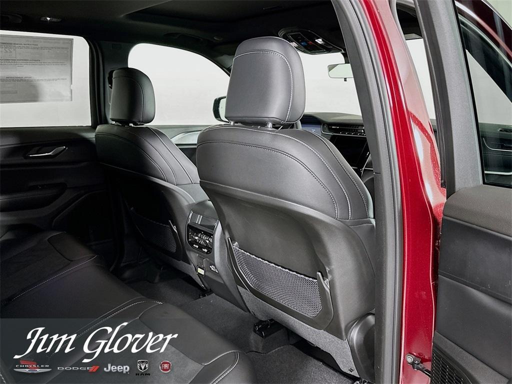 new 2025 Jeep Grand Cherokee car, priced at $41,474