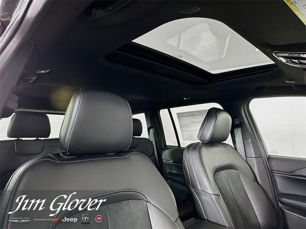 new 2025 Jeep Grand Cherokee car, priced at $41,291