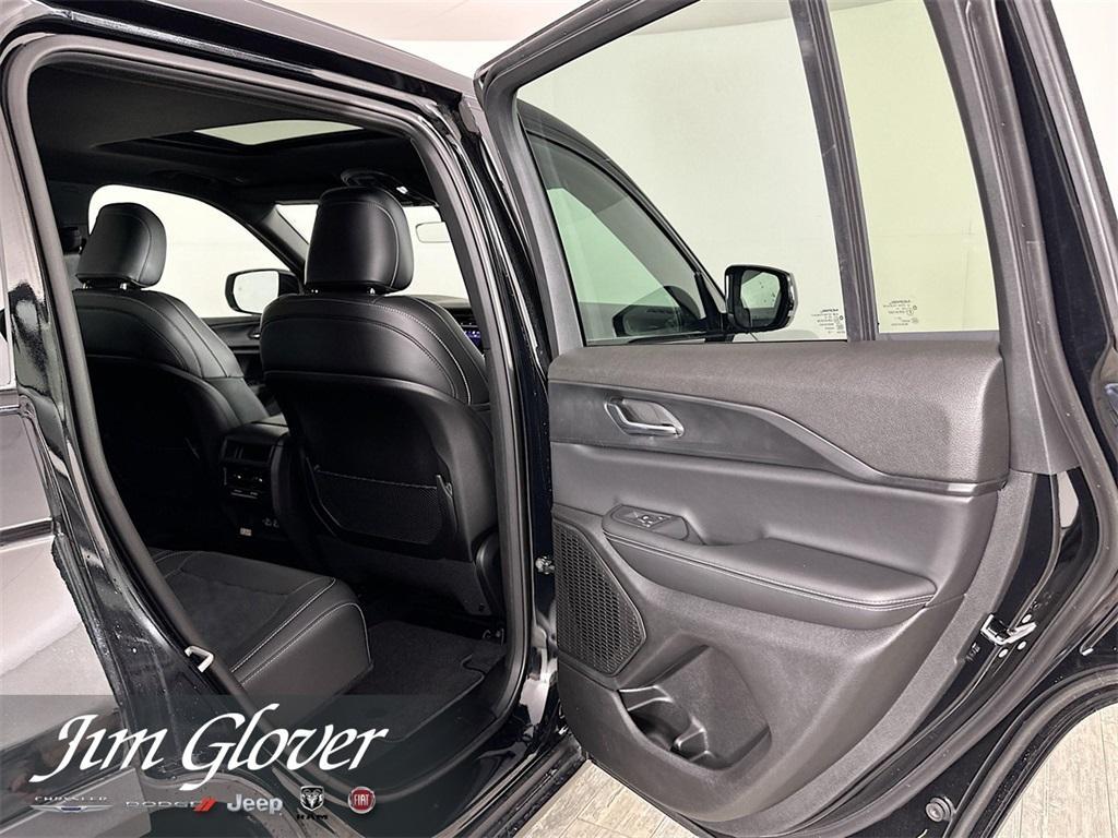 new 2025 Jeep Grand Cherokee car, priced at $41,291