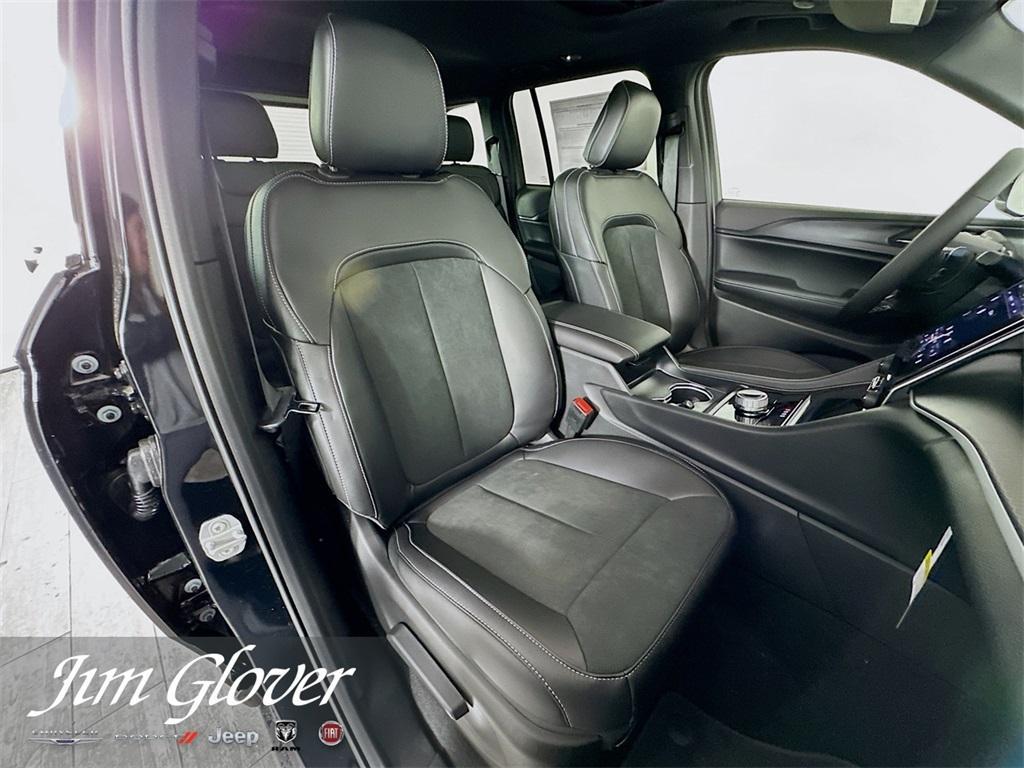 new 2025 Jeep Grand Cherokee car, priced at $41,291