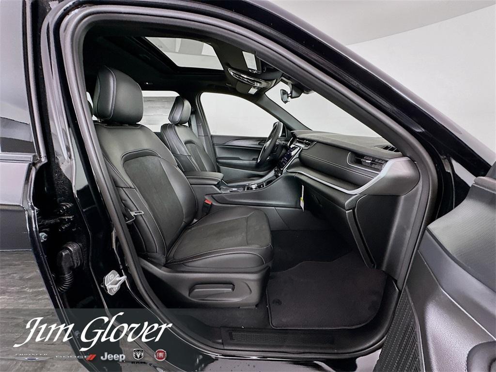 new 2025 Jeep Grand Cherokee car, priced at $41,291