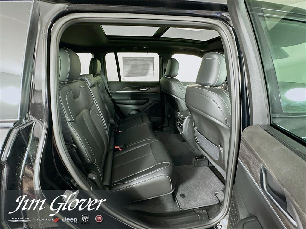 new 2025 Jeep Grand Cherokee car, priced at $49,034