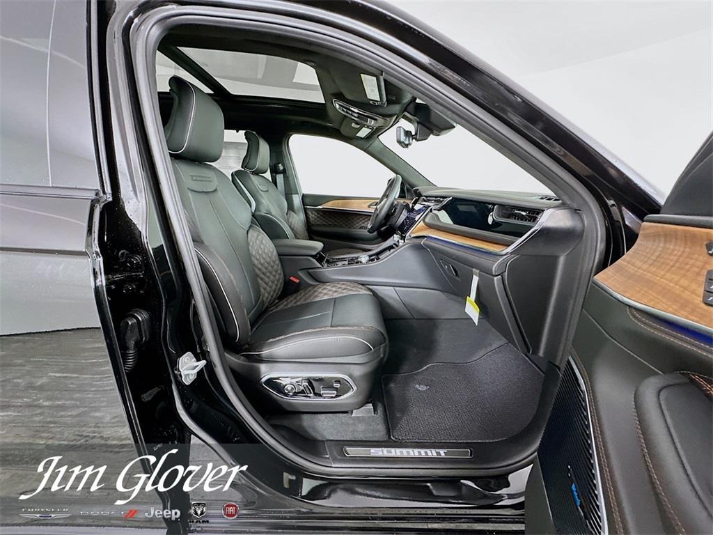 new 2025 Jeep Grand Cherokee car, priced at $63,512