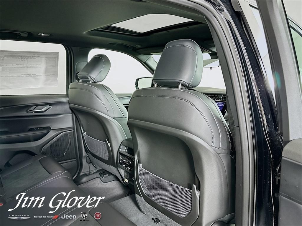 new 2025 Jeep Grand Cherokee car, priced at $41,524