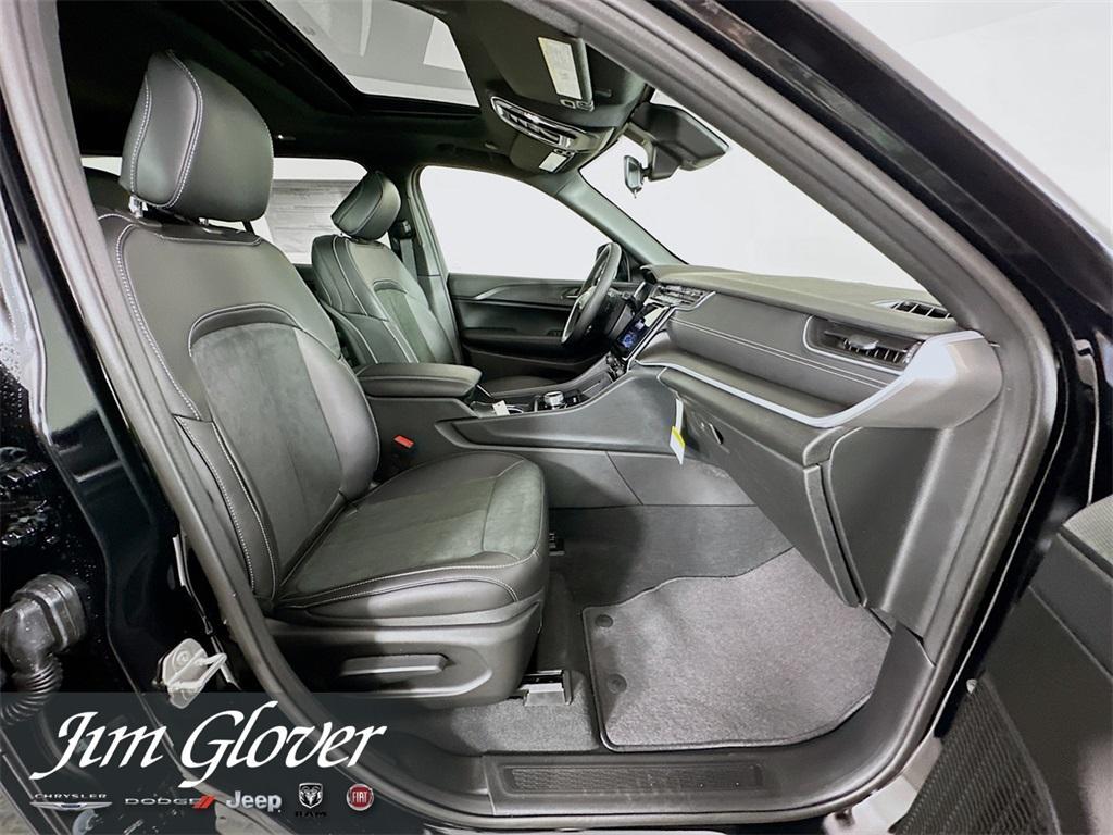 new 2025 Jeep Grand Cherokee car, priced at $41,524