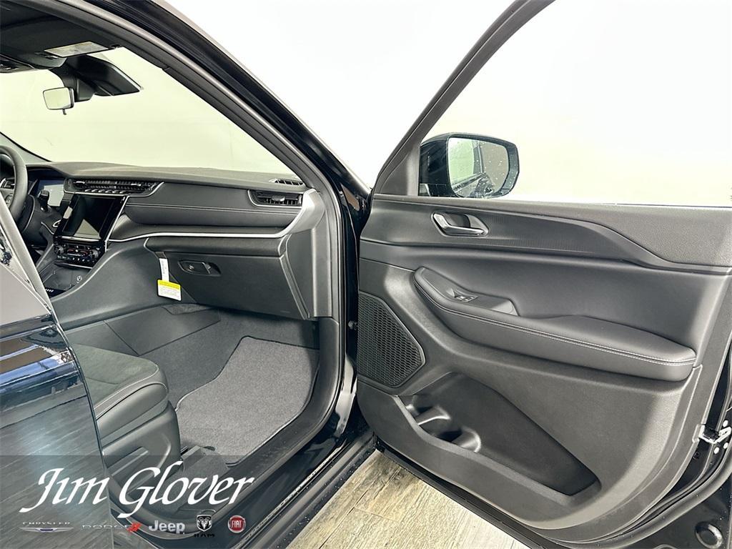 new 2025 Jeep Grand Cherokee car, priced at $41,524