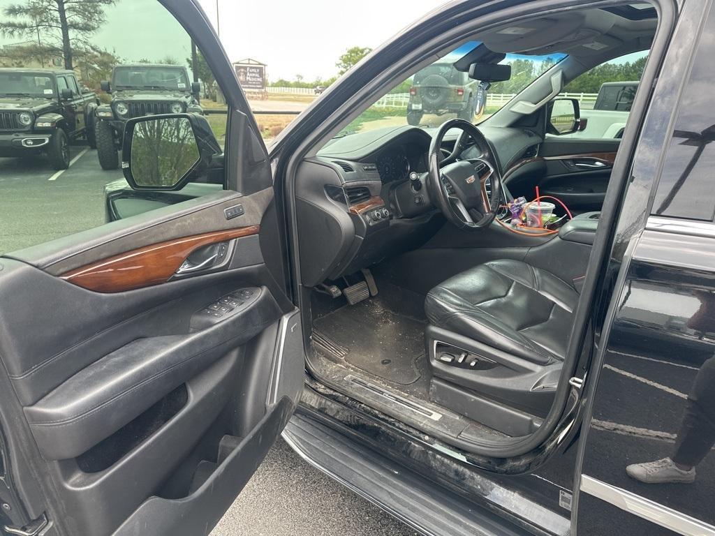 used 2019 Cadillac Escalade car, priced at $33,570