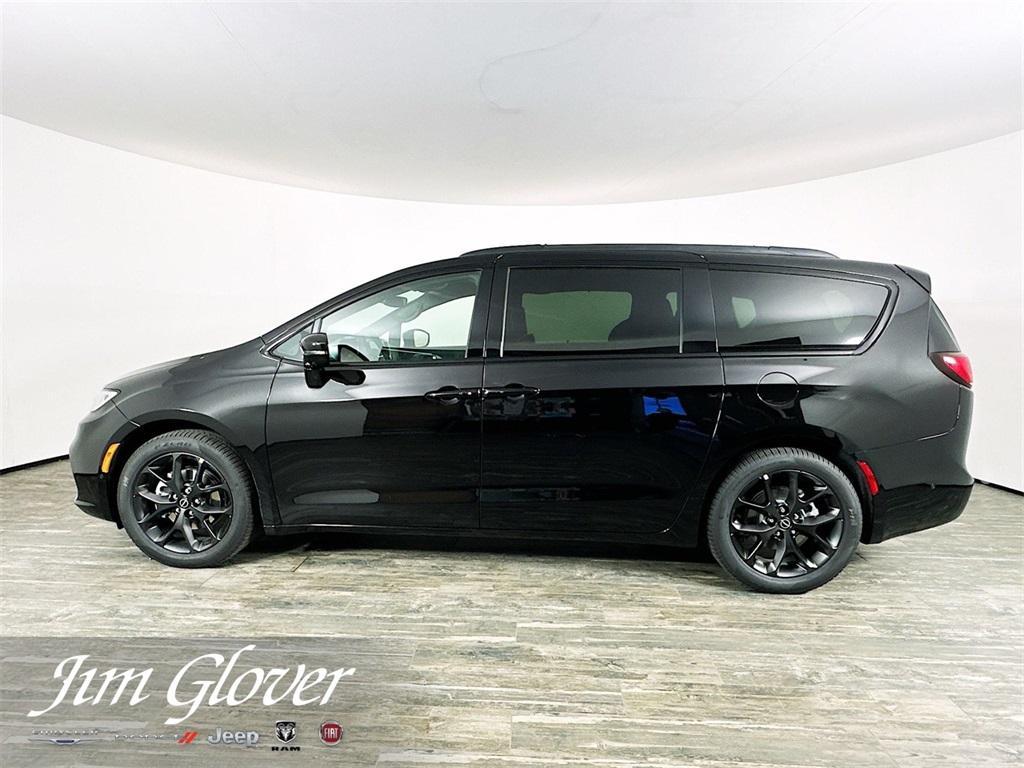 new 2025 Chrysler Pacifica car, priced at $48,956