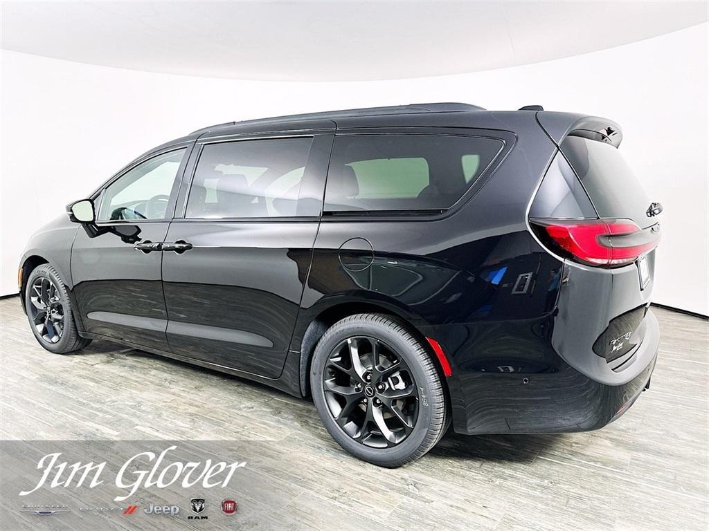 new 2025 Chrysler Pacifica car, priced at $48,956