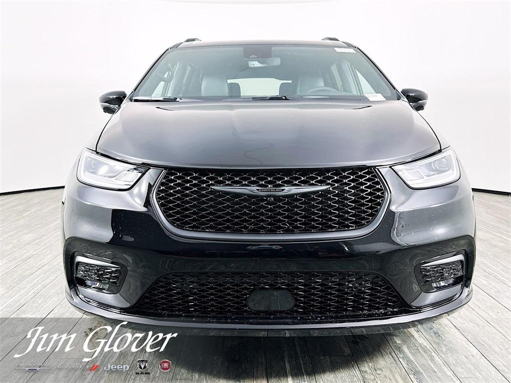 new 2025 Chrysler Pacifica car, priced at $48,956
