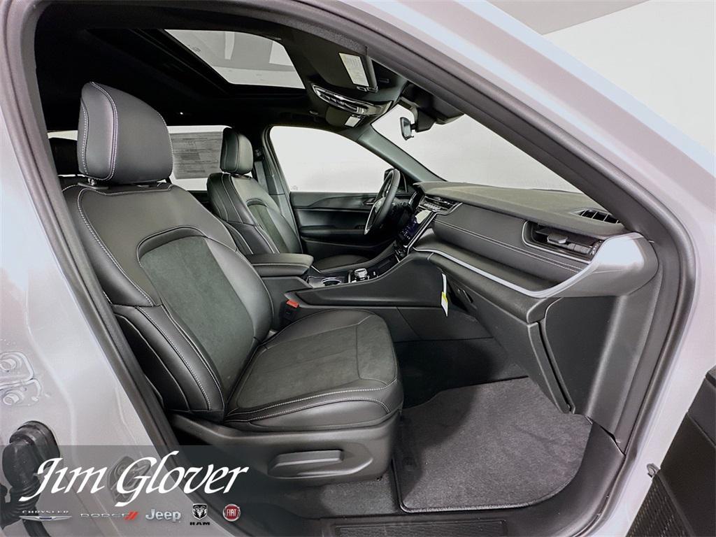new 2025 Jeep Grand Cherokee car, priced at $39,425