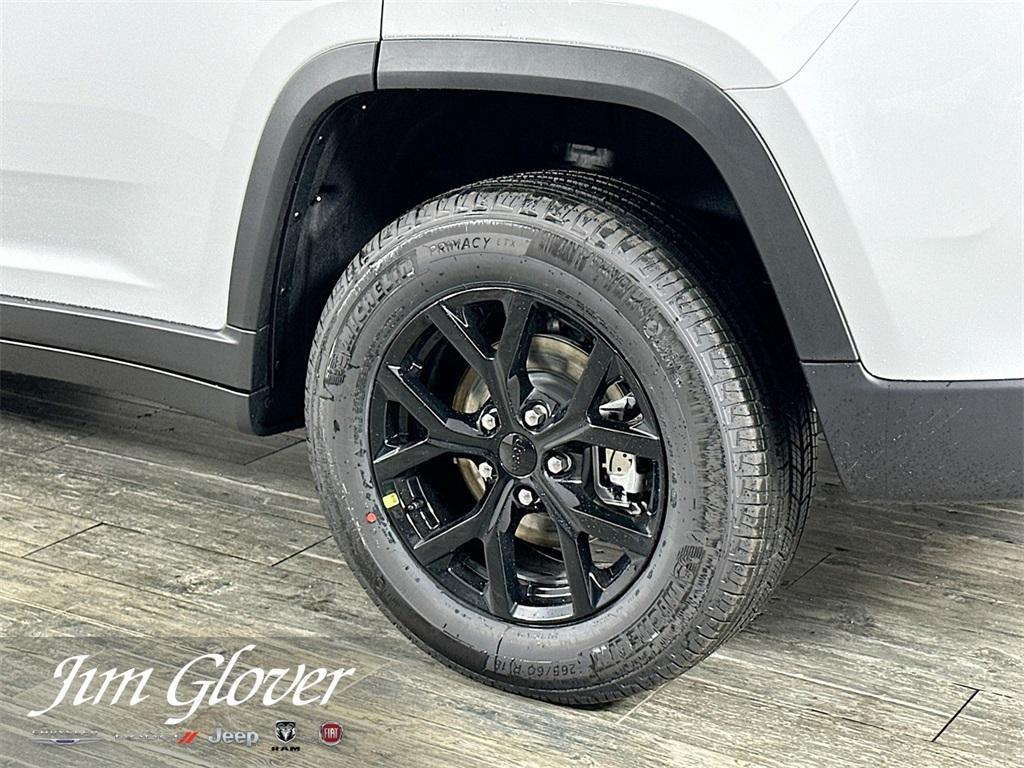 new 2025 Jeep Grand Cherokee car, priced at $39,425