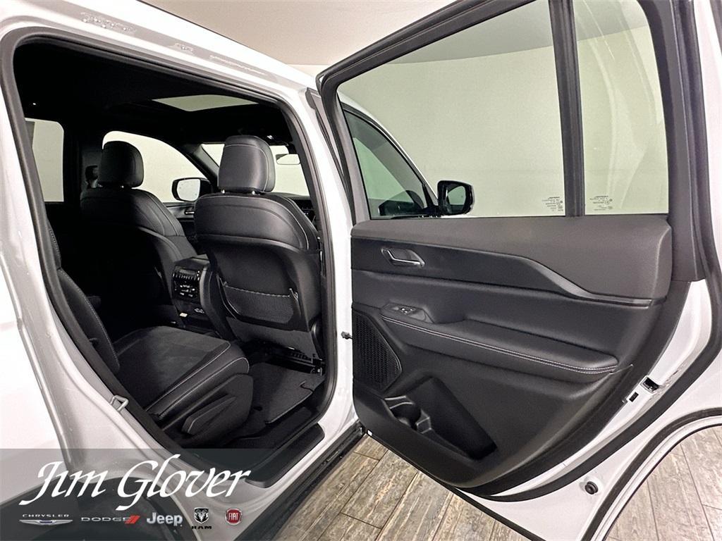 new 2025 Jeep Grand Cherokee L car, priced at $43,087