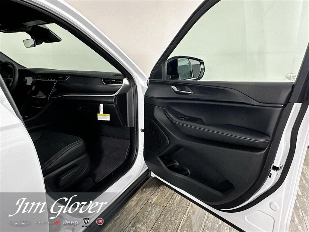 new 2025 Jeep Grand Cherokee L car, priced at $43,087