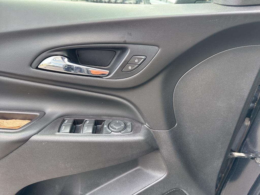 used 2022 Chevrolet Equinox car, priced at $22,995