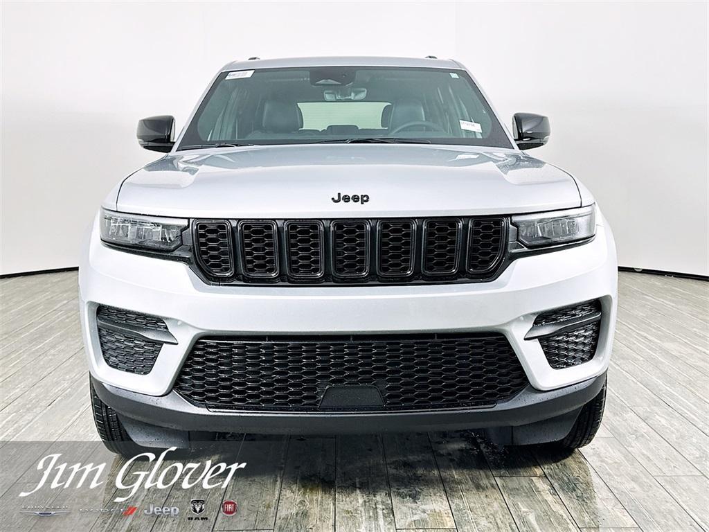 new 2025 Jeep Grand Cherokee car, priced at $37,525