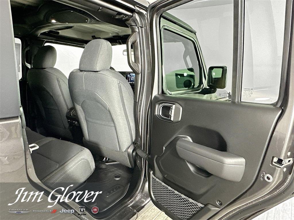 new 2025 Jeep Gladiator car, priced at $48,967