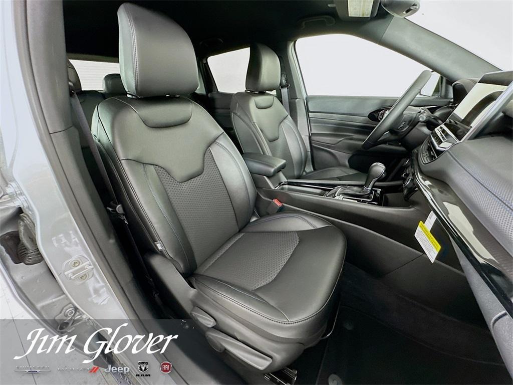 new 2025 Jeep Compass car, priced at $30,602