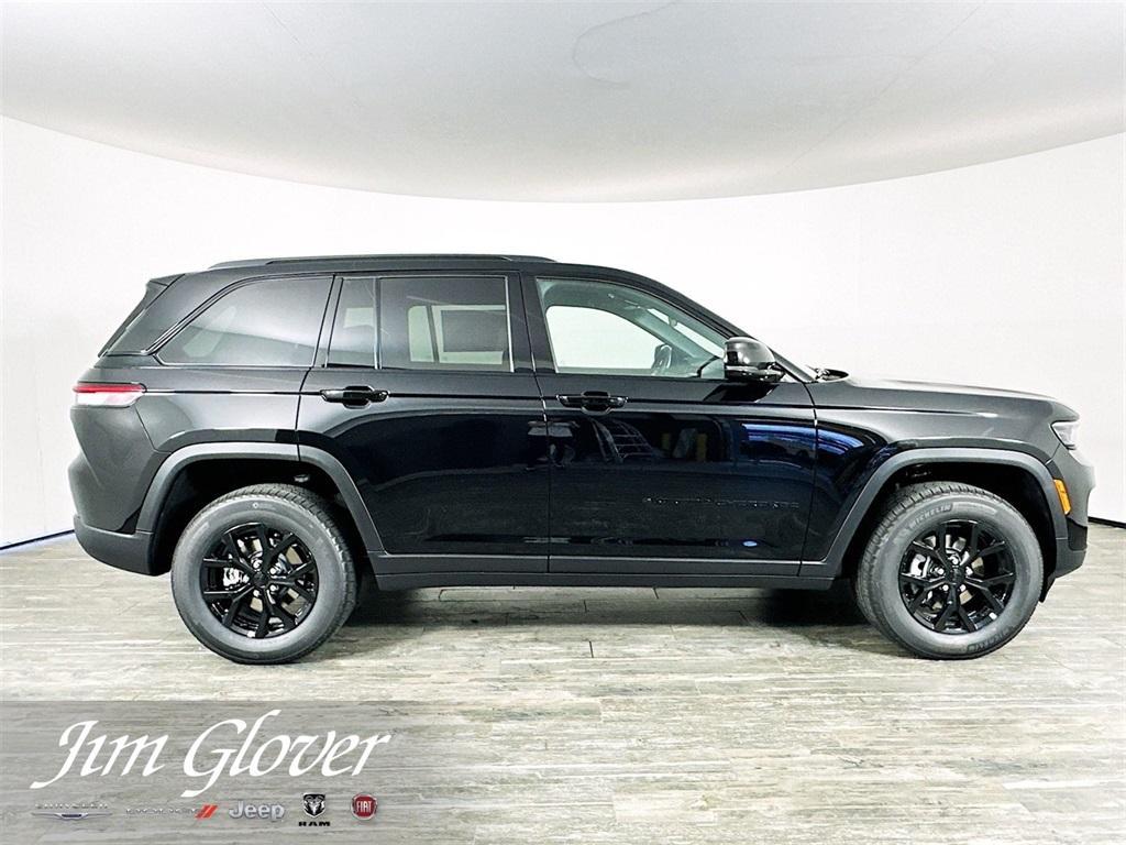 new 2025 Jeep Grand Cherokee car, priced at $40,524