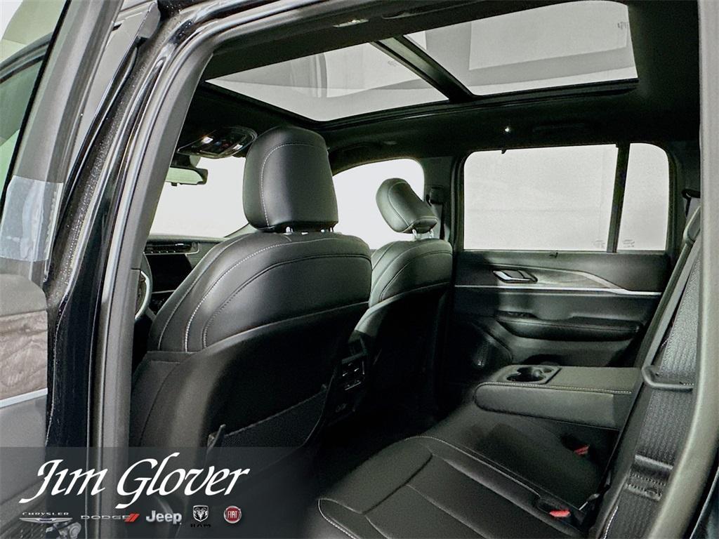 new 2025 Jeep Grand Cherokee car, priced at $50,084