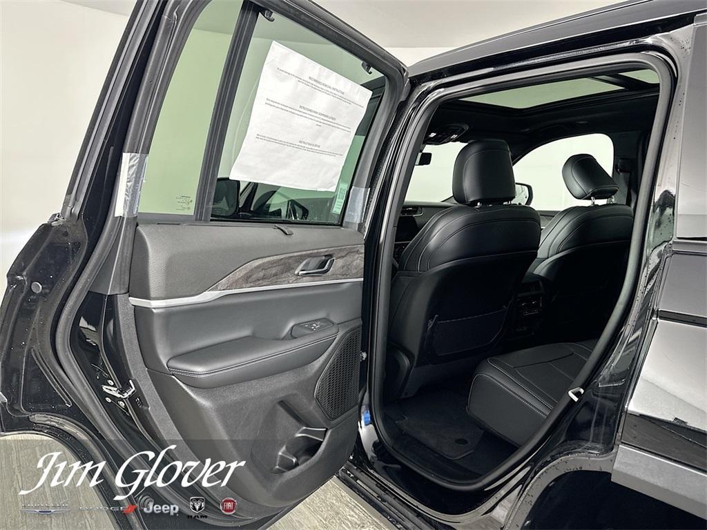 new 2025 Jeep Grand Cherokee car, priced at $50,084