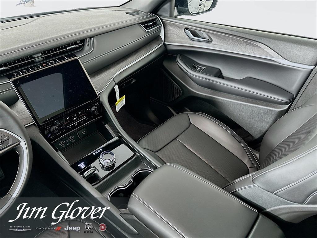 new 2025 Jeep Grand Cherokee car, priced at $50,084