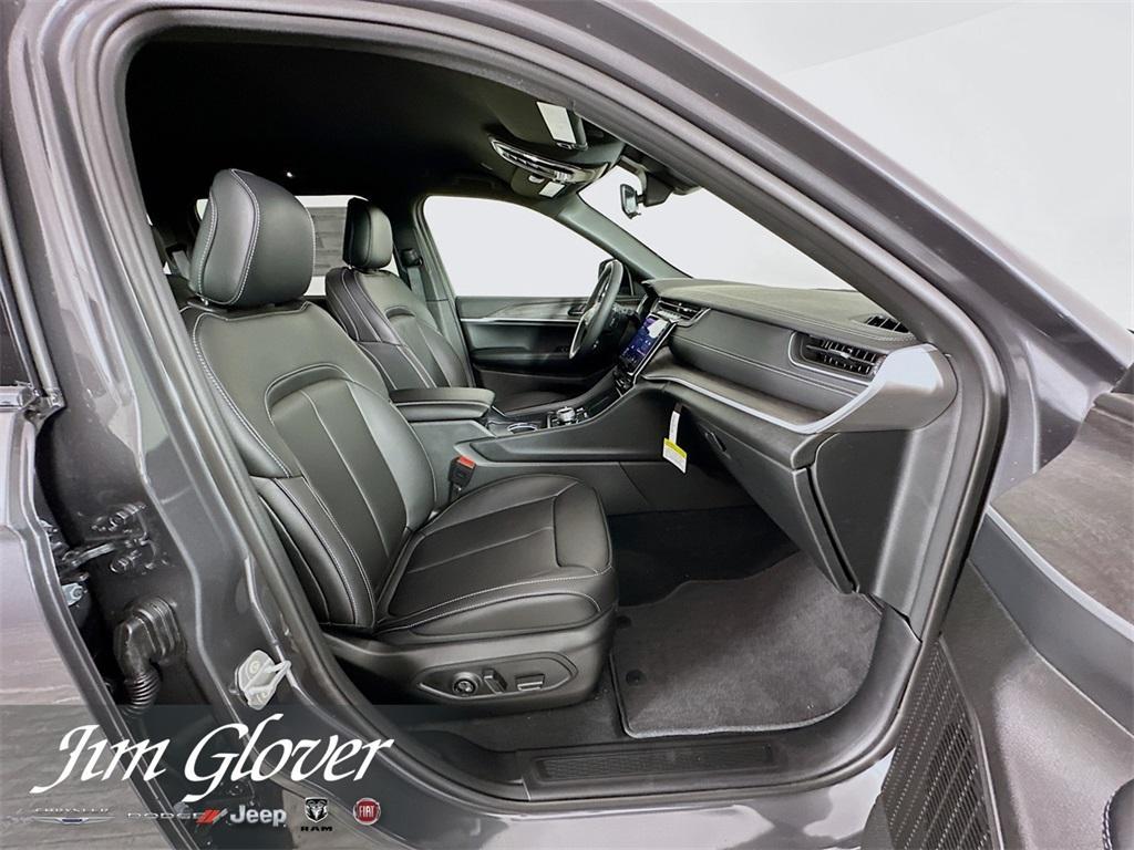 new 2025 Jeep Grand Cherokee car, priced at $44,330