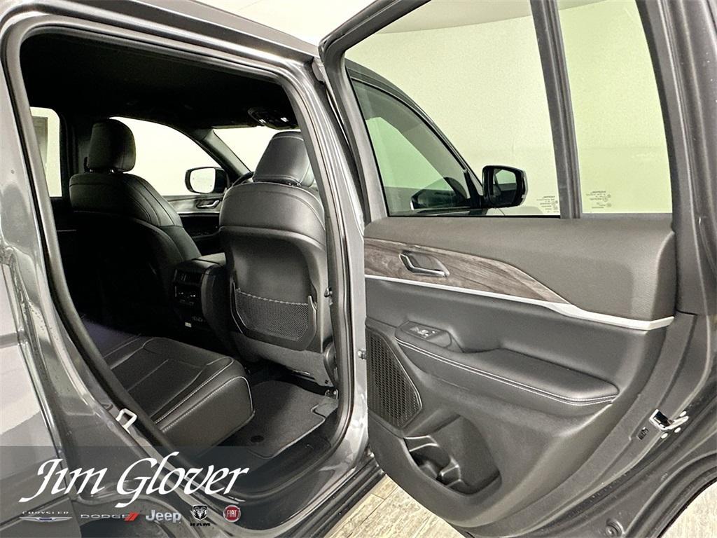 new 2025 Jeep Grand Cherokee car, priced at $44,330