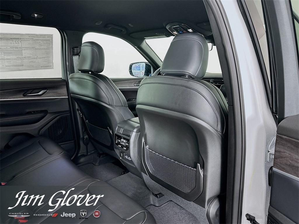 new 2025 Jeep Grand Cherokee car, priced at $43,834