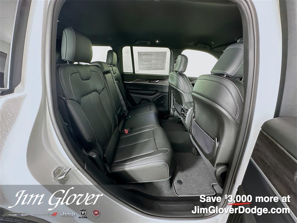 new 2025 Jeep Grand Cherokee car, priced at $44,100