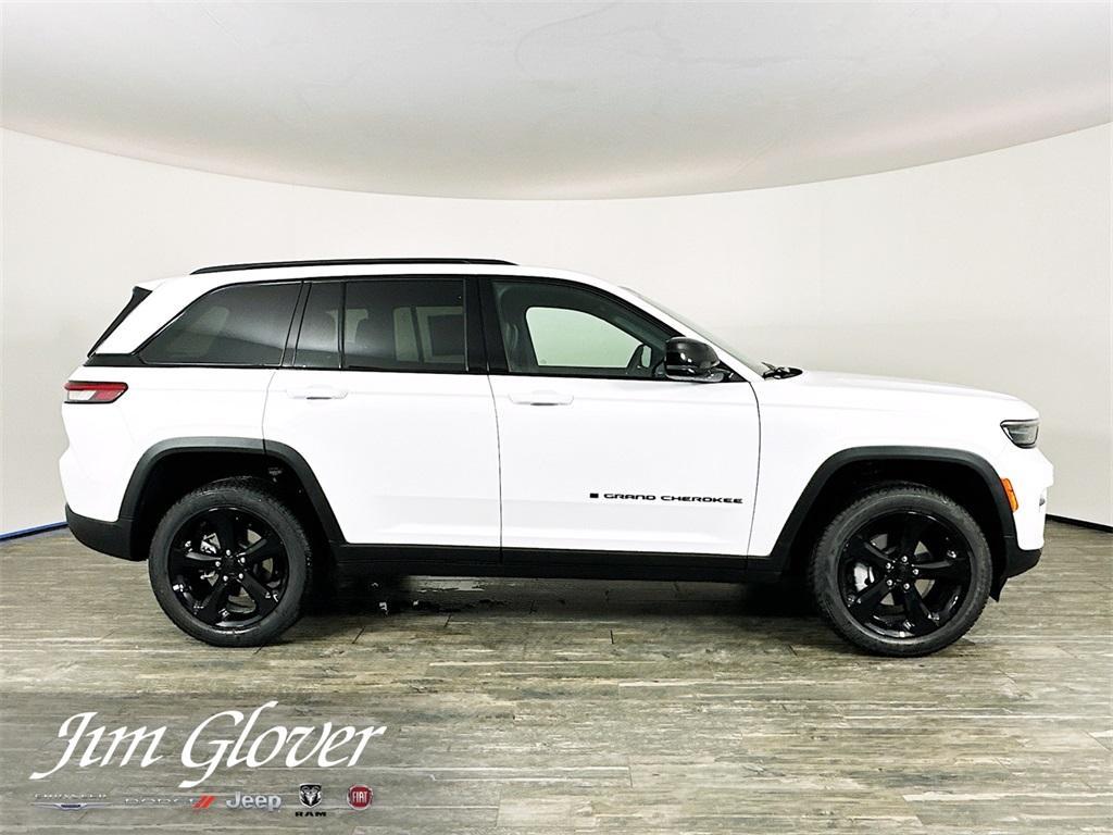 new 2025 Jeep Grand Cherokee car, priced at $43,834