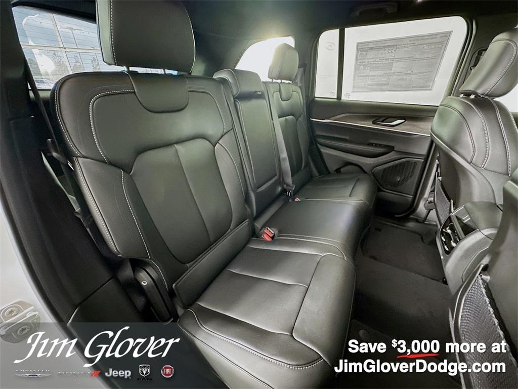 new 2025 Jeep Grand Cherokee car, priced at $44,100