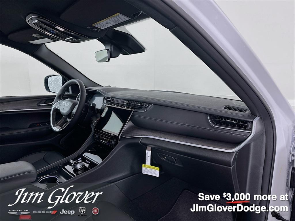new 2025 Jeep Grand Cherokee car, priced at $44,100