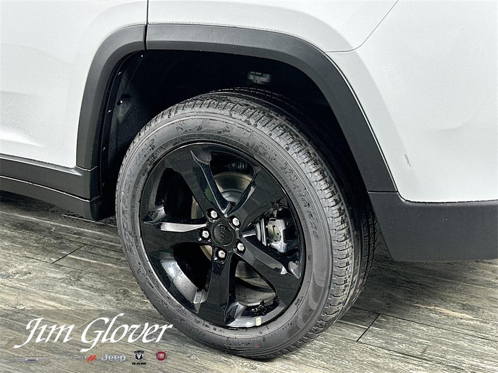 new 2025 Jeep Grand Cherokee car, priced at $43,834