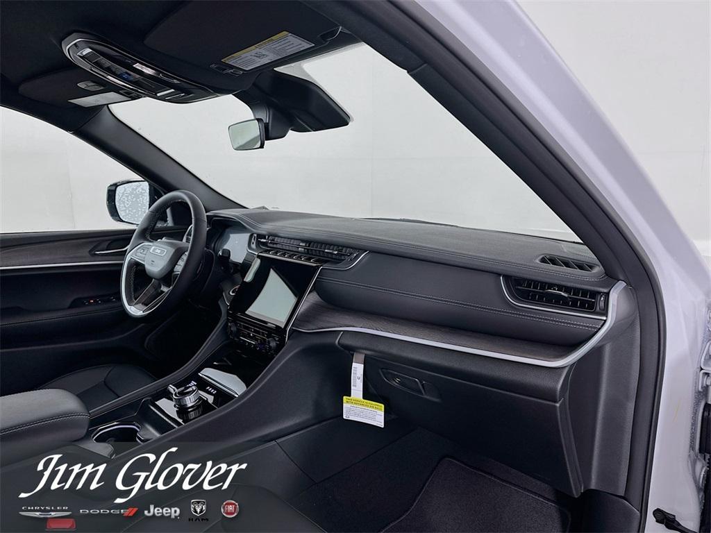 new 2025 Jeep Grand Cherokee car, priced at $43,834