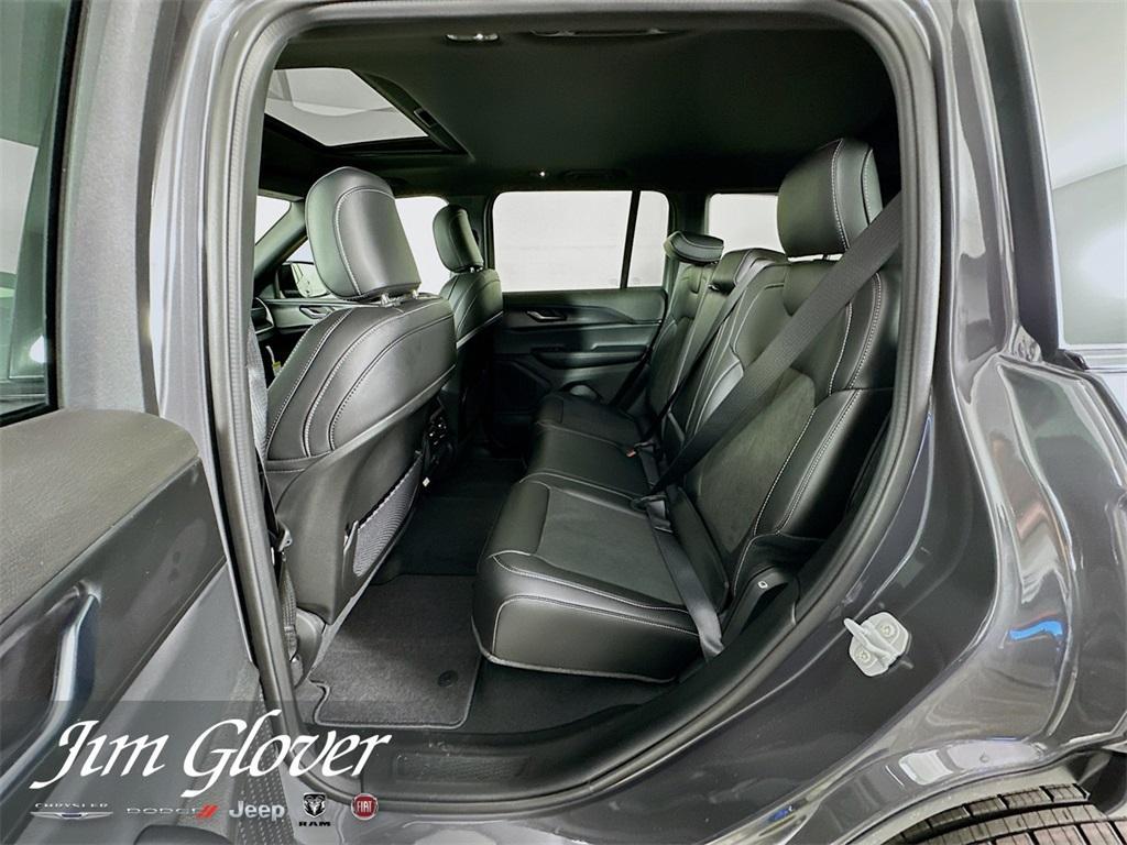 new 2025 Jeep Grand Cherokee car, priced at $40,349