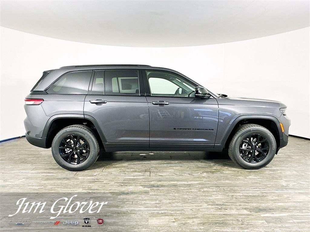 new 2025 Jeep Grand Cherokee car, priced at $40,349