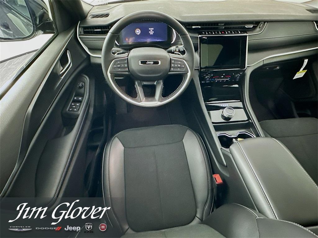 new 2025 Jeep Grand Cherokee car, priced at $40,349