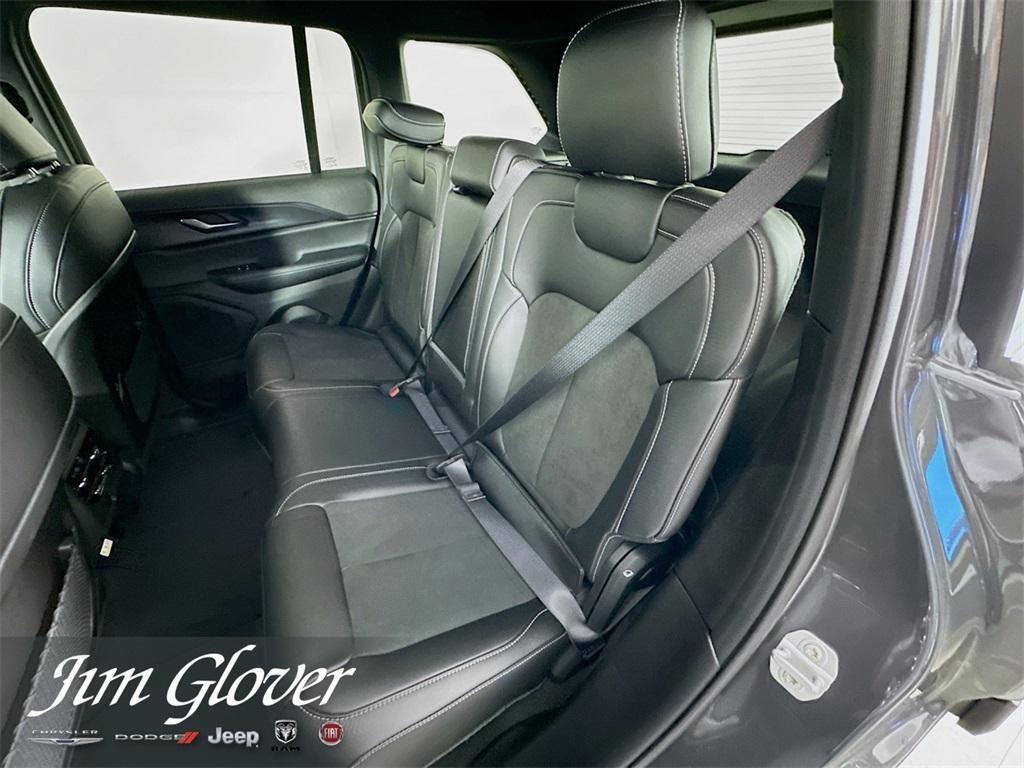 new 2025 Jeep Grand Cherokee car, priced at $40,349