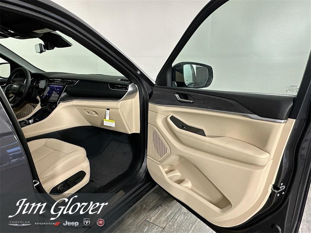 new 2025 Jeep Grand Cherokee L car, priced at $50,469