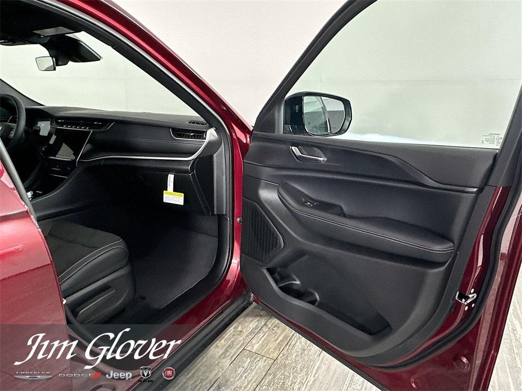 new 2025 Jeep Grand Cherokee L car, priced at $44,059