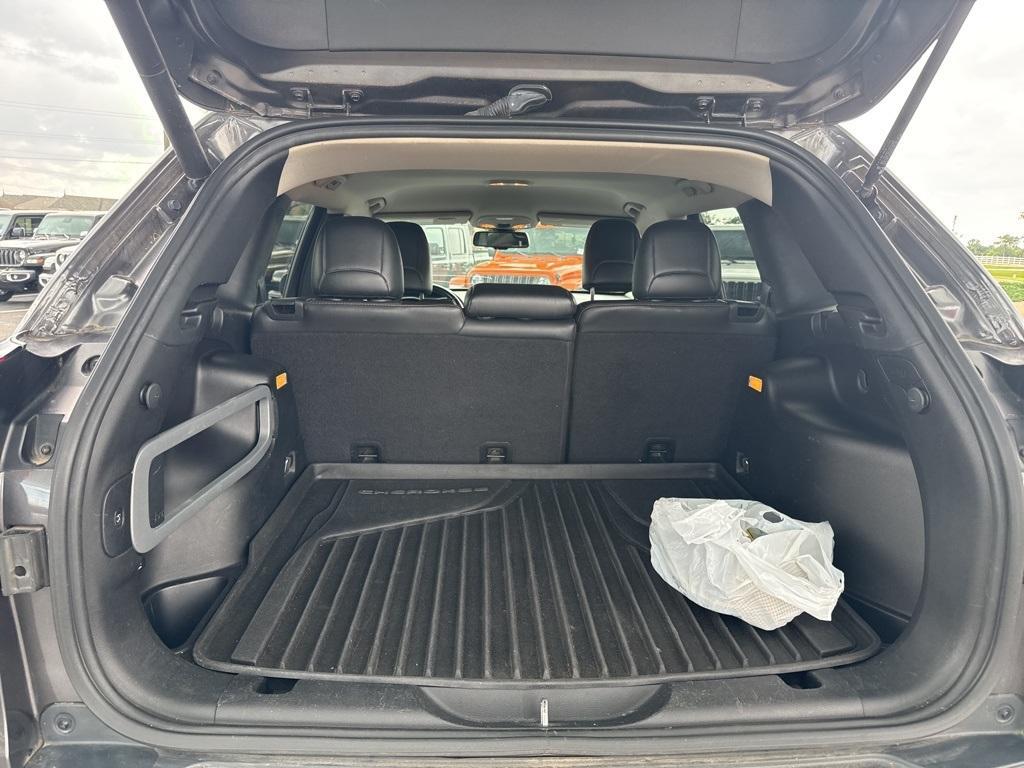 used 2016 Jeep Cherokee car, priced at $15,944
