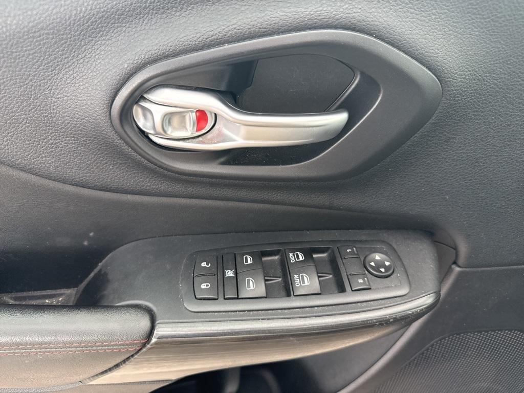 used 2016 Jeep Cherokee car, priced at $15,944
