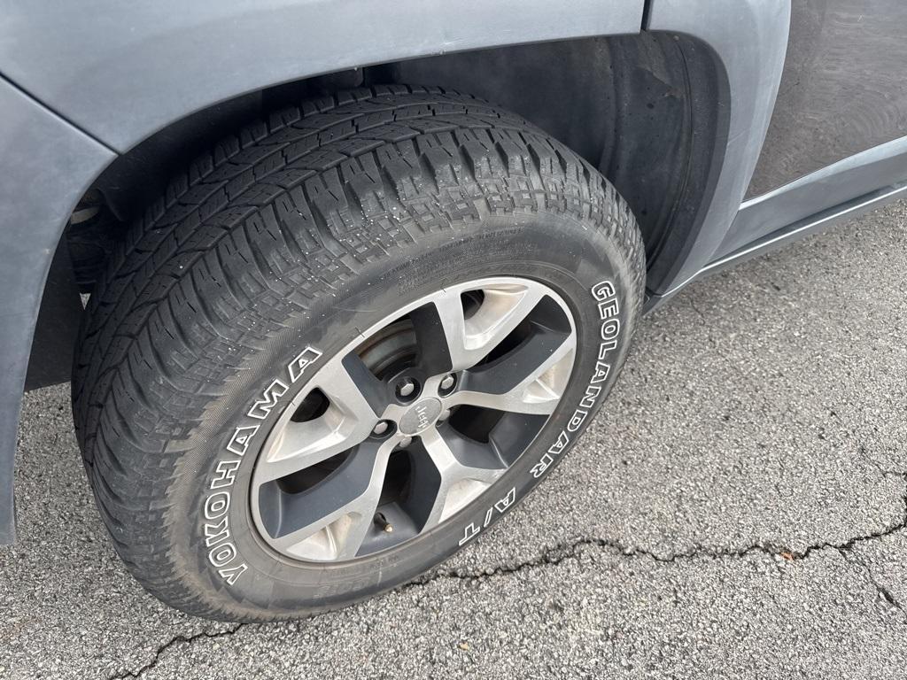 used 2016 Jeep Cherokee car, priced at $15,944