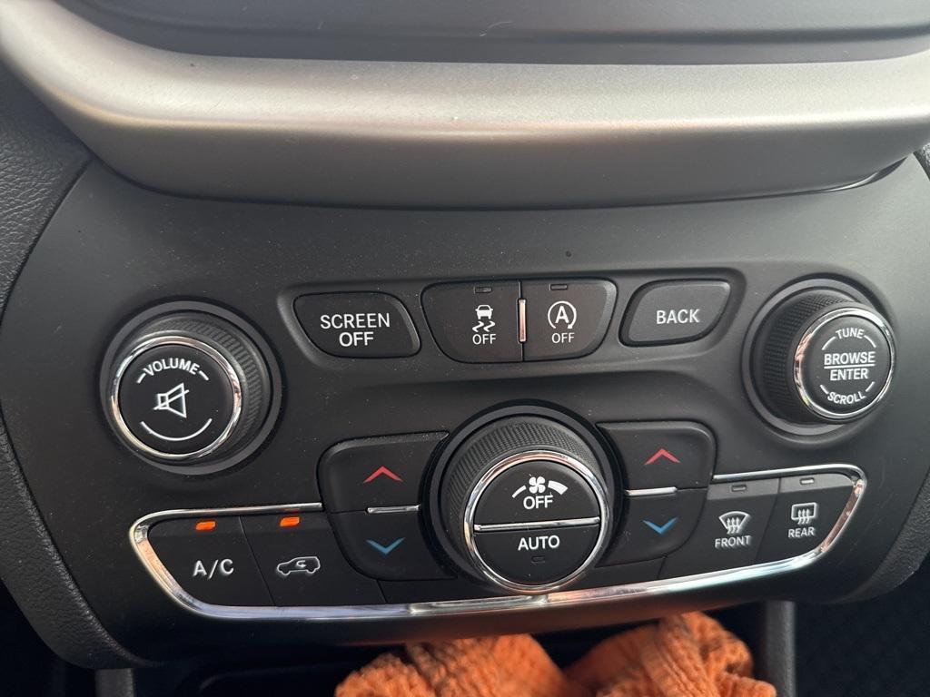 used 2016 Jeep Cherokee car, priced at $15,944