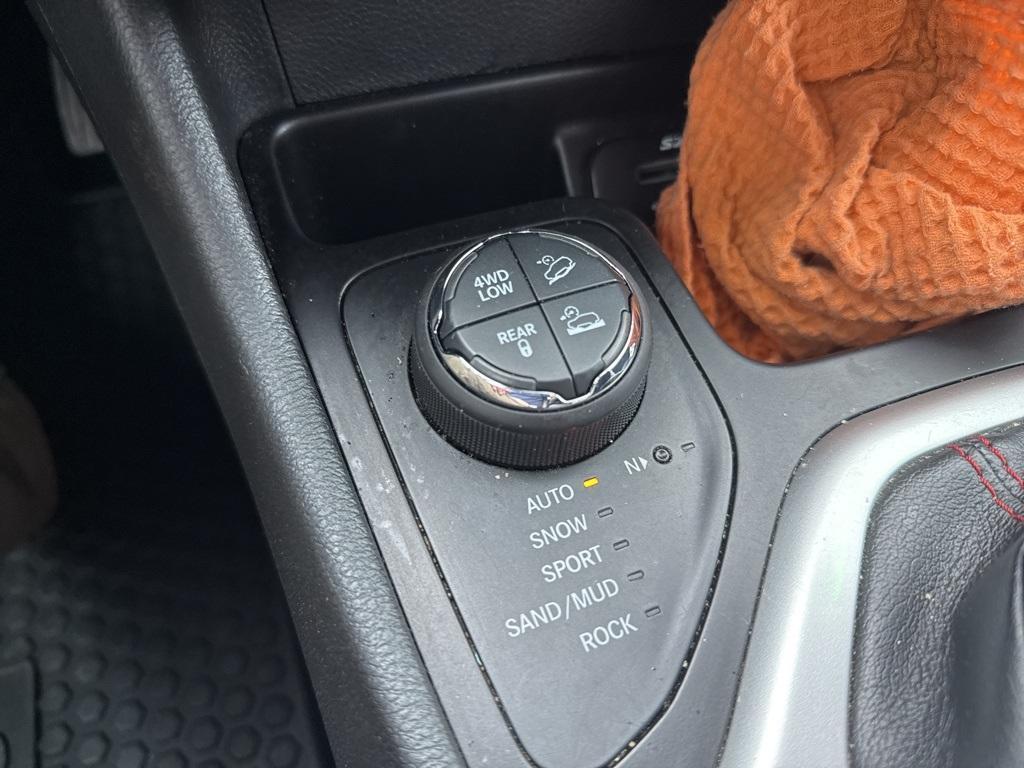 used 2016 Jeep Cherokee car, priced at $15,944