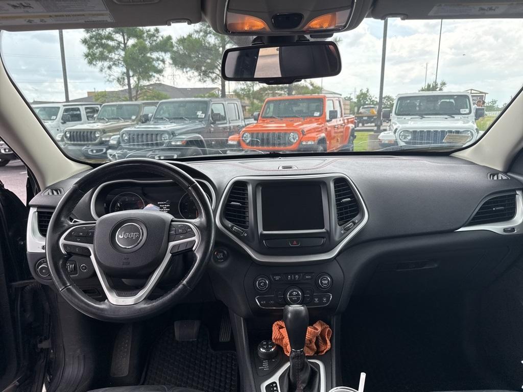 used 2016 Jeep Cherokee car, priced at $15,944