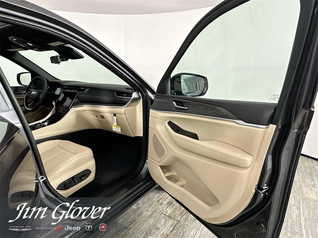 new 2025 Jeep Grand Cherokee L car, priced at $51,469