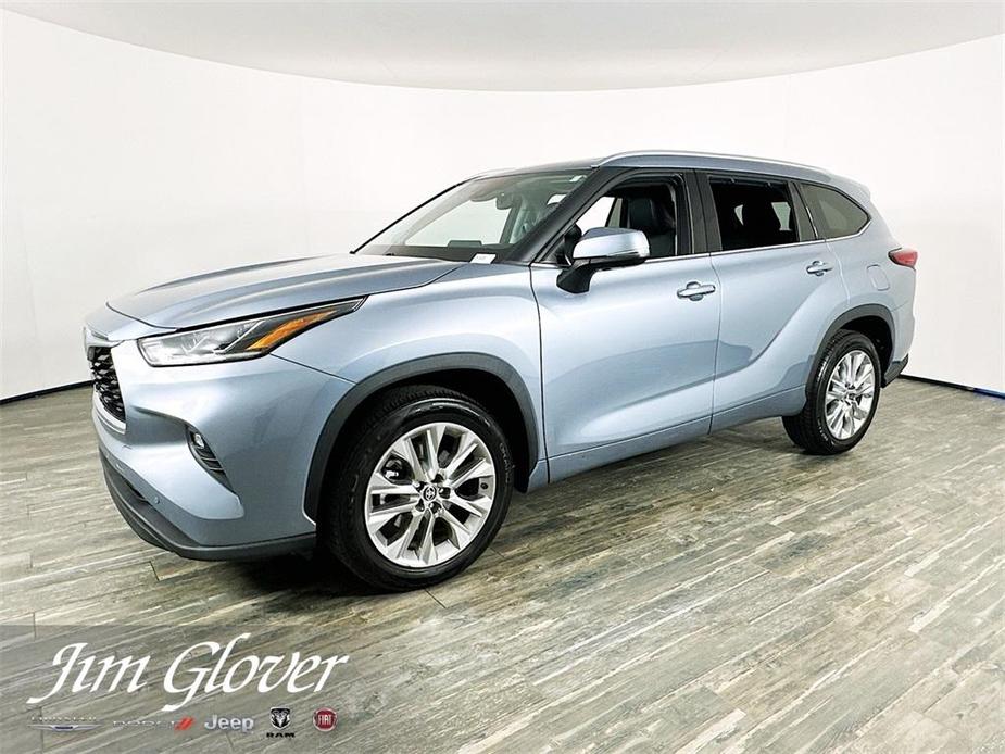 used 2021 Toyota Highlander car, priced at $26,405